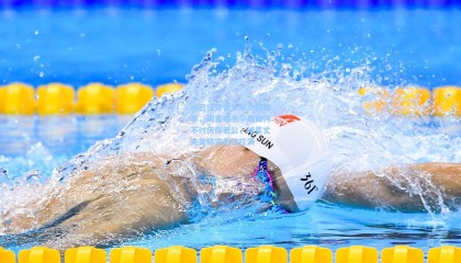 迪巴拉爱妻分享孕期趣事，闺蜜赠书孕期如何不讨厌你老公，球星丈夫笑称求生欲拉满