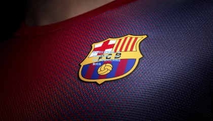 国家德比烽烟再起，皇马主场力擒巴萨，战术博弈与争议判罚共铸经典对决