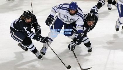 中国冰壶队世锦赛创佳绩 新生代力量闪耀国际赛场